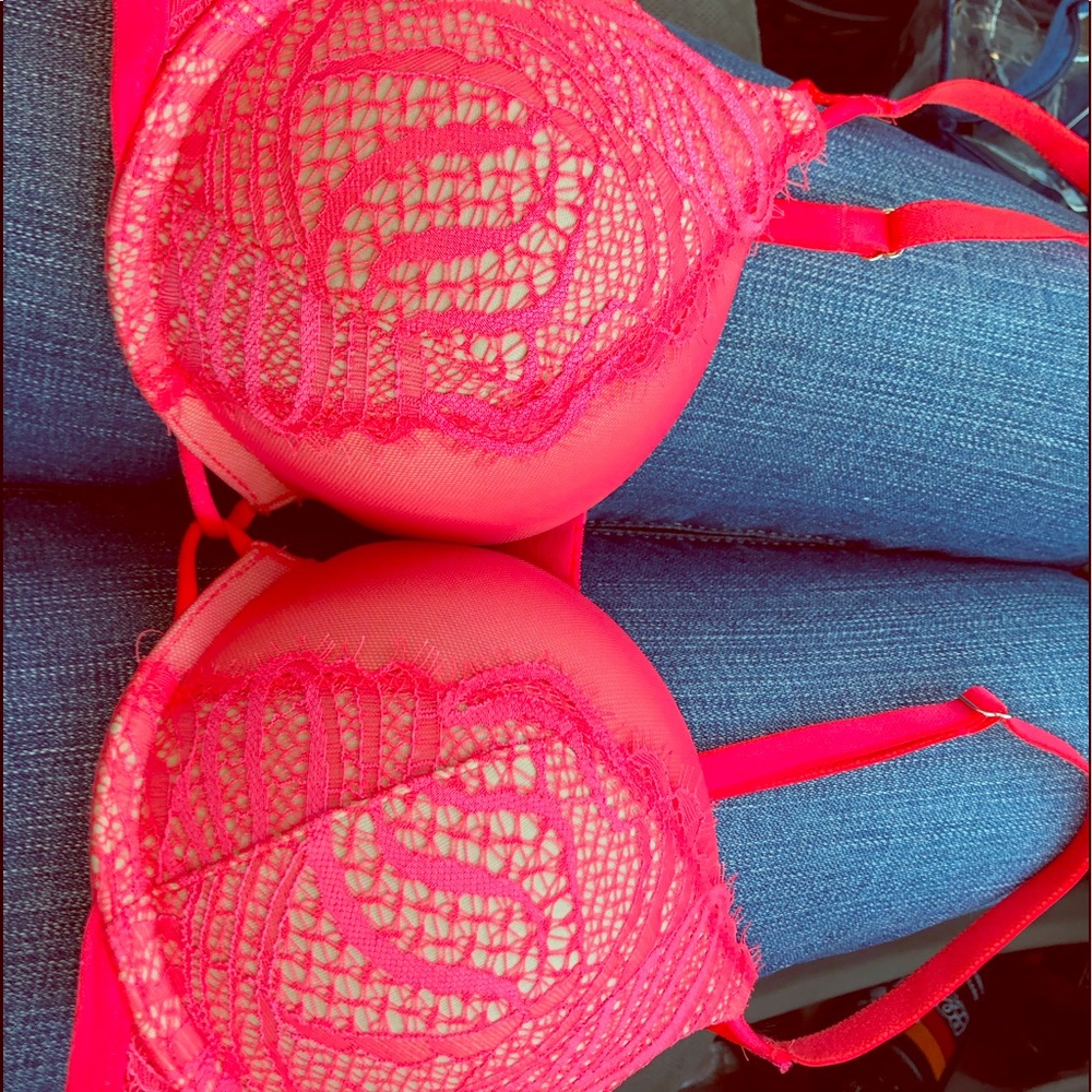Victoria’s Secret bombshell